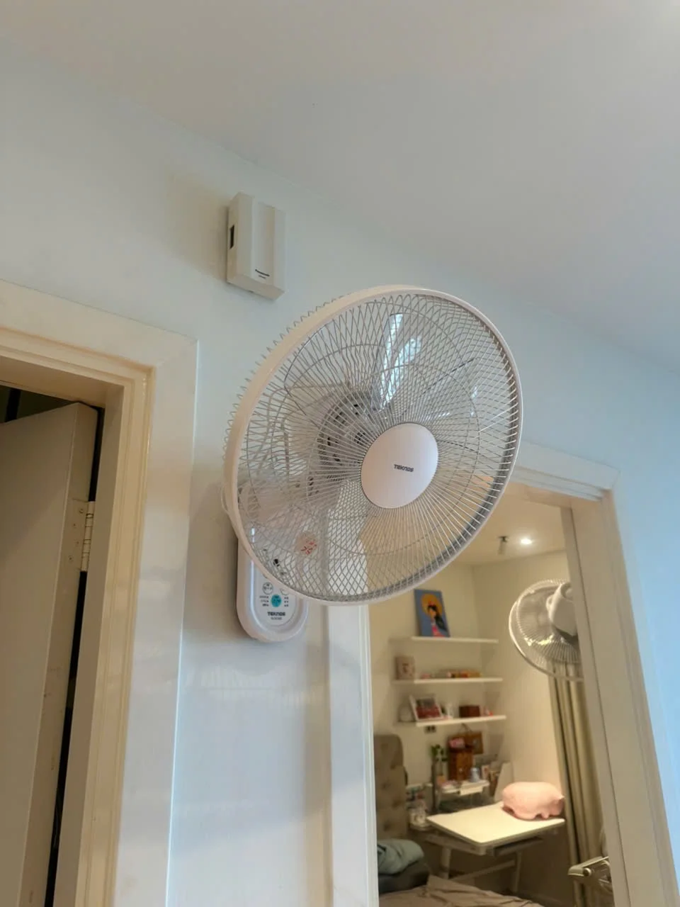 Đắn đo mãi nhưng cuối cùng lắp cái này, cánh 35cm cho phòng bếp. Nói chung ok chạy êm